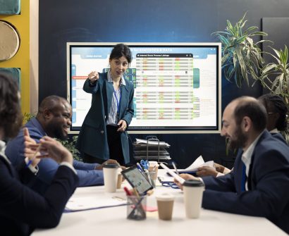 business-presentation-with-colleagues-at-meeting-t-2026-01-08-02-31-48-utc-scaled-1.jpg